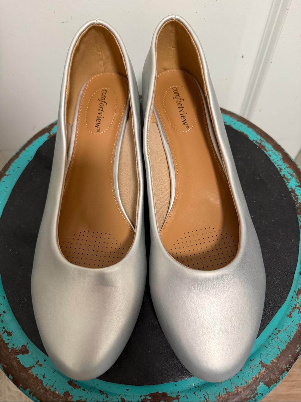 comfortview Silver Slip-On Rounded-Toe Women's Pumps